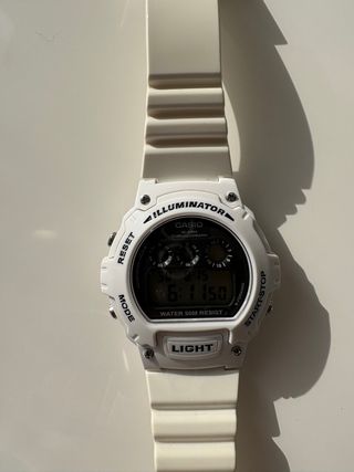 Reloj Casio Illuminator Blanco