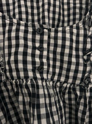 Top cuadros blanco y negro con volantes