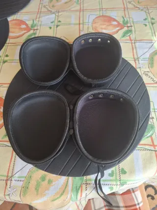2 Fundas para carretes de pesca spinning.
