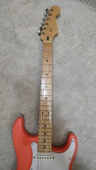 GUITARRA STRATOCASTER LUTHIER CORAL