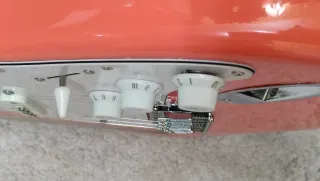 GUITARRA STRATOCASTER LUTHIER CORAL