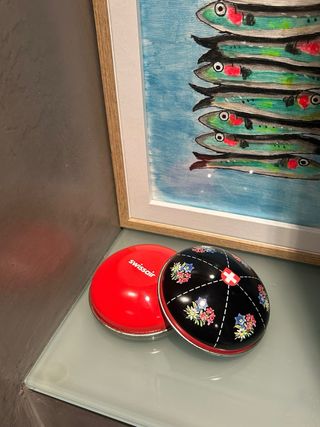 Caja metálica vintage Suiza