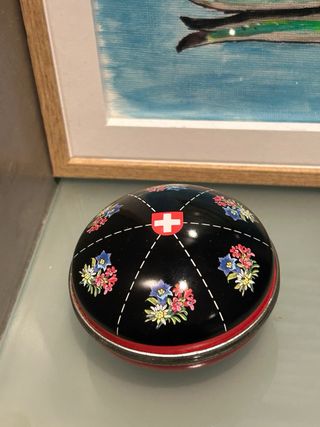 Caja metálica vintage Suiza