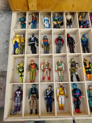Colección 42 GI JOE con accesorios