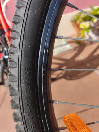 Bicicleta Montaña Naranja Btwin. No se hace envío