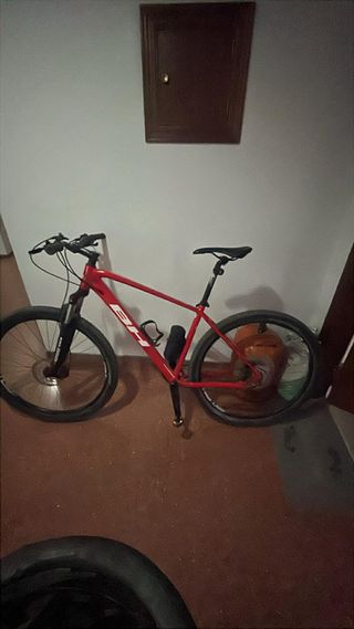 Bicicleta de Montaña BH Roja