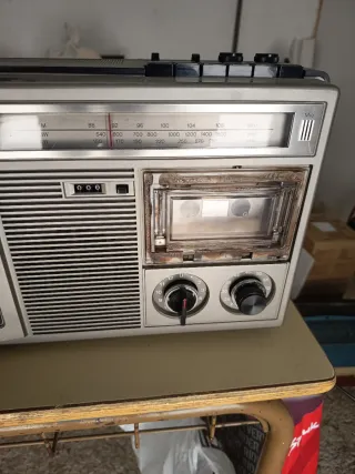 TV Sharp 10P-28G Radio Cassette