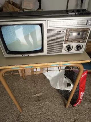 TV Sharp 10P-28G Radio Cassette