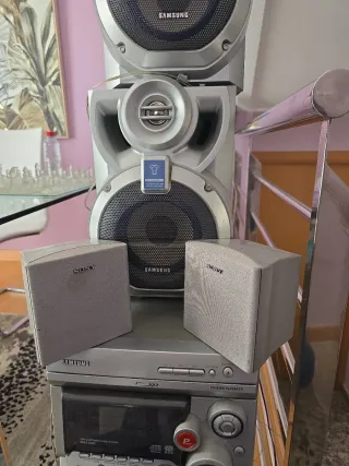 Equipo música Sony + Samsung altavoces