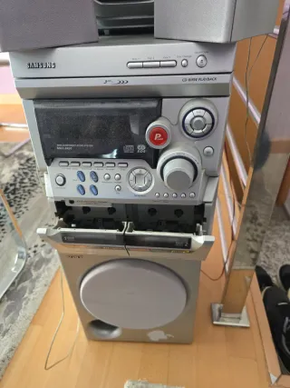 Equipo música Sony + Samsung altavoces