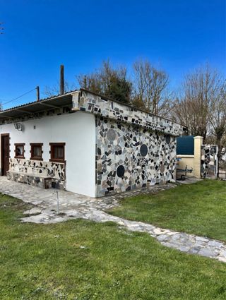 Finca con 2 casas, piscina y terreno.