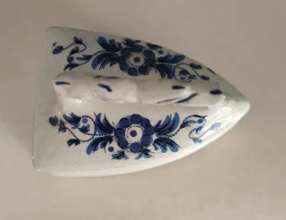 Scatola in ceramica ferro da stiro