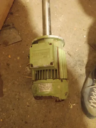 Motor para tanque batidor