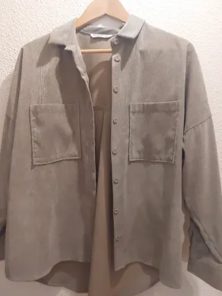 Sobrecamisa verde de pana