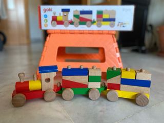 Tren de madera Goki Rom