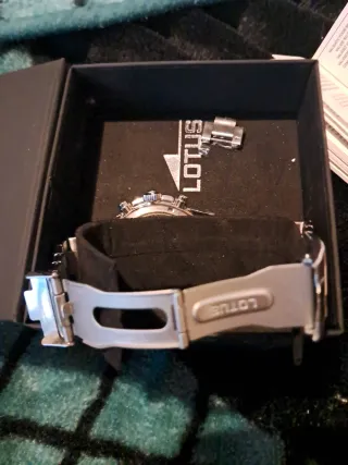 Lotus Cronógrafo Azul y Plateado