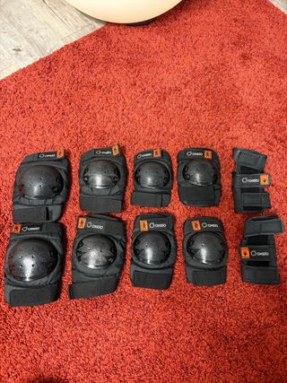 Pack completo patines + protecciones + casco + bol
