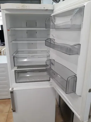 Nevera marca FAGOR altura 1:70 cm ancho 60cm cla