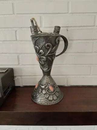 Lámpara antigua de aceite