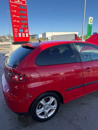 SEAT Ibiza 2006 6L Negociable