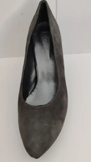 Scarpe col tacco grigi in camoscio Daniela