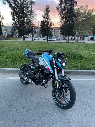 Voge 125R 125cc Azul/Blanco Manual