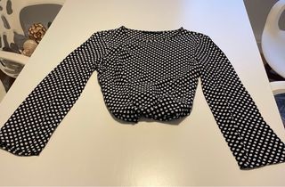 Conjunto Zara Top Lunares y Pantalón Negro