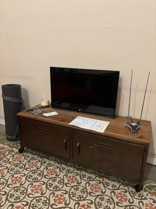 Mobile TV in legno e metallo