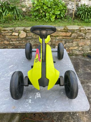 Coche de pedales Berg Wuzzy Aero