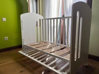 Cuna madera lovely premium abatible + colchón +