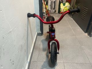 Bicicleta de equilibrio Chicco Roja