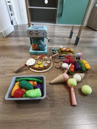 Cocina infantil de madera con accesorios