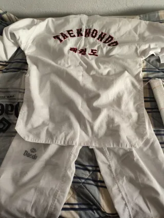 Dobok Taekwondo Daedo WT Bordado