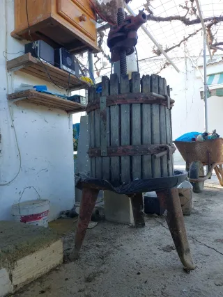 Prensa de vino antigua En Cártama(Málaga)