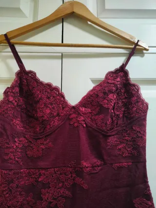 FASHION NOVA - Vestido largo granate