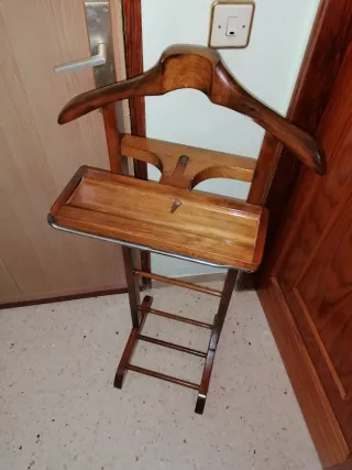 Galán de noche antiguo de madera