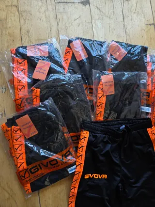 Lote 9 Pantalones Chándal GIVOVA Talla M