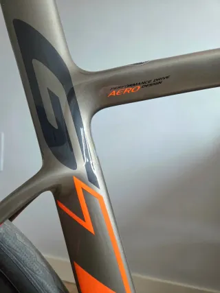 Bicicleta Carretera BH G7 Disc Aero Carbono