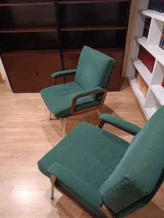 Pareja sillones despacho tapizados en curtisan