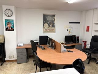 Mesa de oficina madera y metal