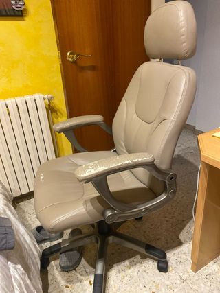 Silla de oficina ergonómica beige