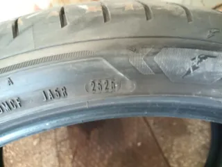 Neumático 285/35/22