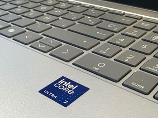 PORTATIL HP I7 ULTRA AI 15,6” 32GB 1TB OFERTA