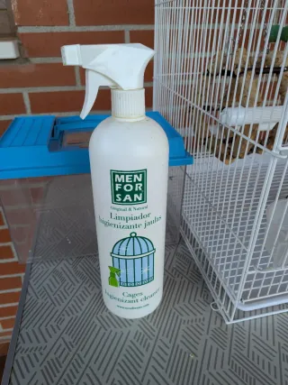 Jaula para pájaros blanca con accesorios