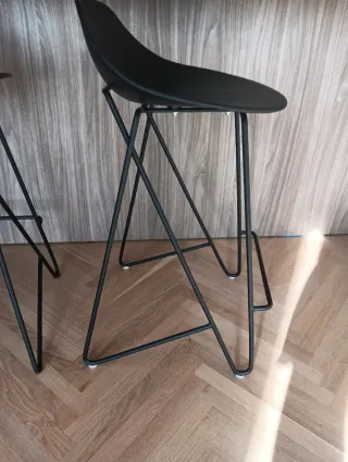 Taburetes negros (Set de 4)