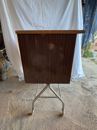 Mueble vintage TV madera y metal