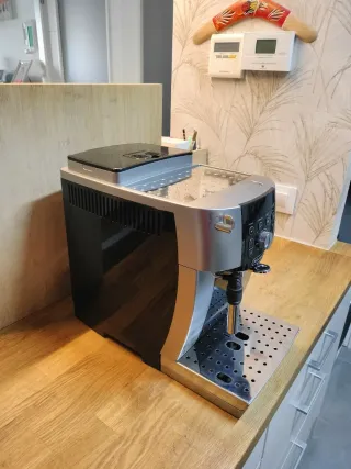 Cafetera De Longhi Magnífica S