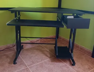 Escritorio Negro Metal y Madera