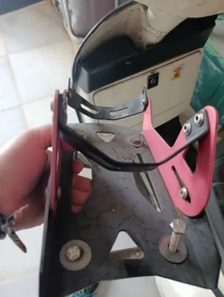 Pinza para rueda de remolque