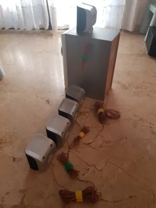 Altavoces para amplificador y home cinema LG 5.1